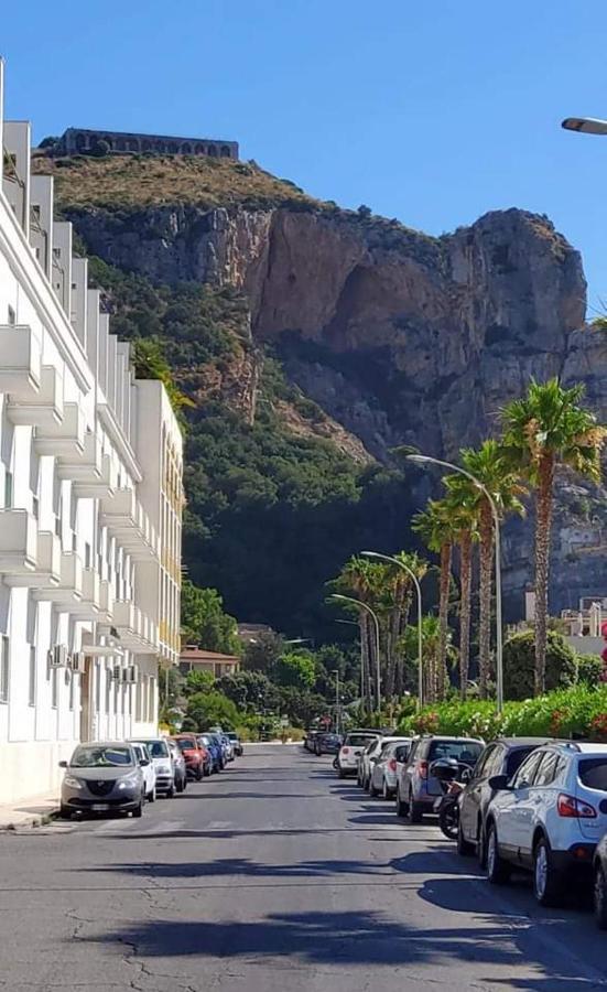 Casa Domitilla Vista Mare - Spiagge, Storia & Relax Wifi - Netflix Terracina Buitenkant foto
